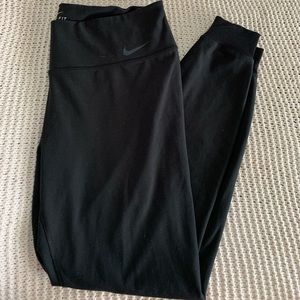 Like-new black Nike leggings